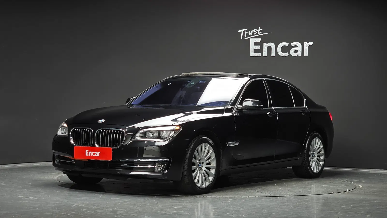 BMW Série 7 (F01) 740i 2014 — photo 1 sur 20