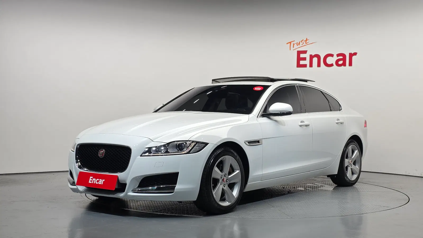 Jaguar XF (X260) 25t Prestige 2018 — photo 1 sur 34