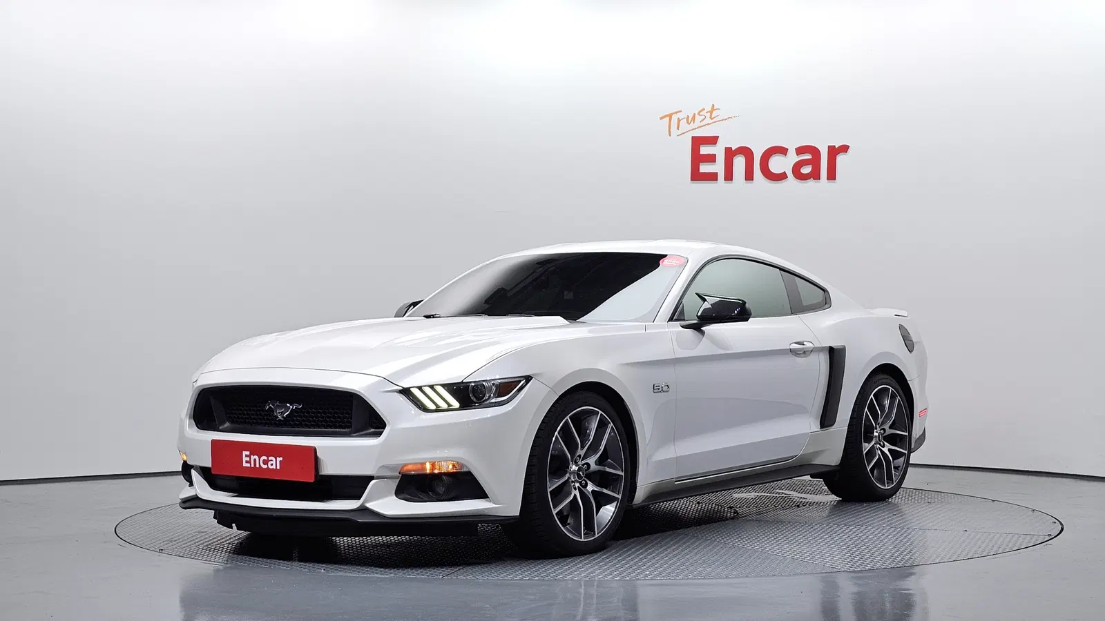 Ford Mustang GT Coupé 2017 — photo 1 sur 20