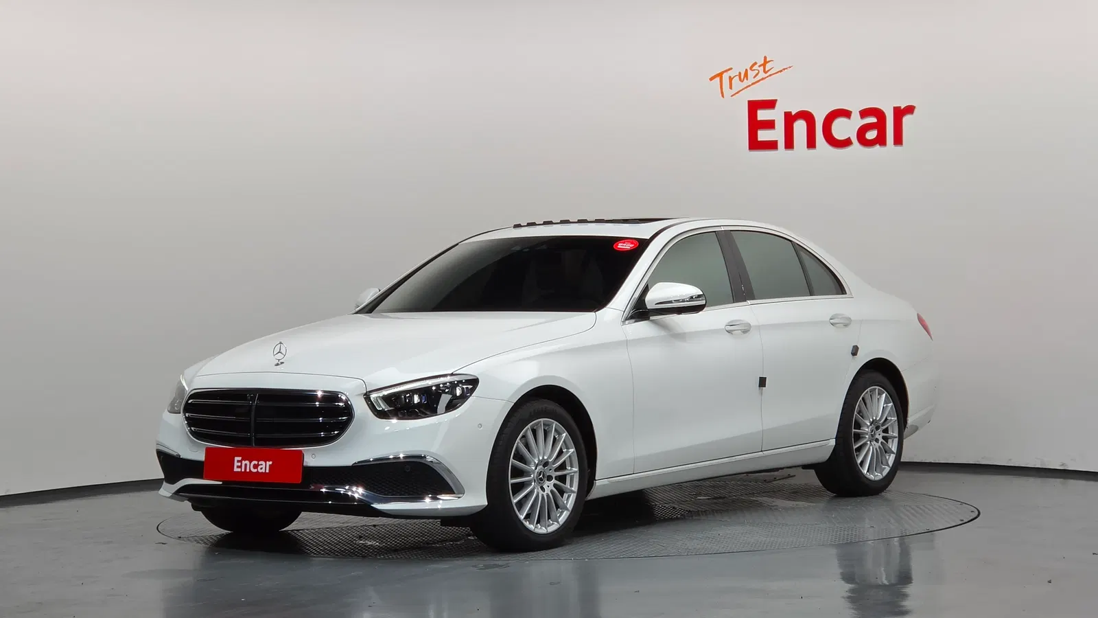 Mercedes-Benz Classe E E250 Exclusive (W213) 2022 — photo 1 sur 32
