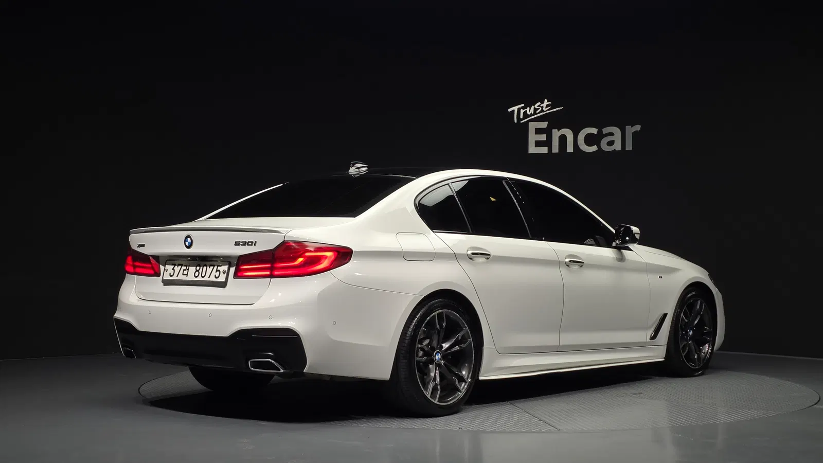 BMW Série 5 (G30) 530i M Sport Plus 2017 — photo 1 sur 35
