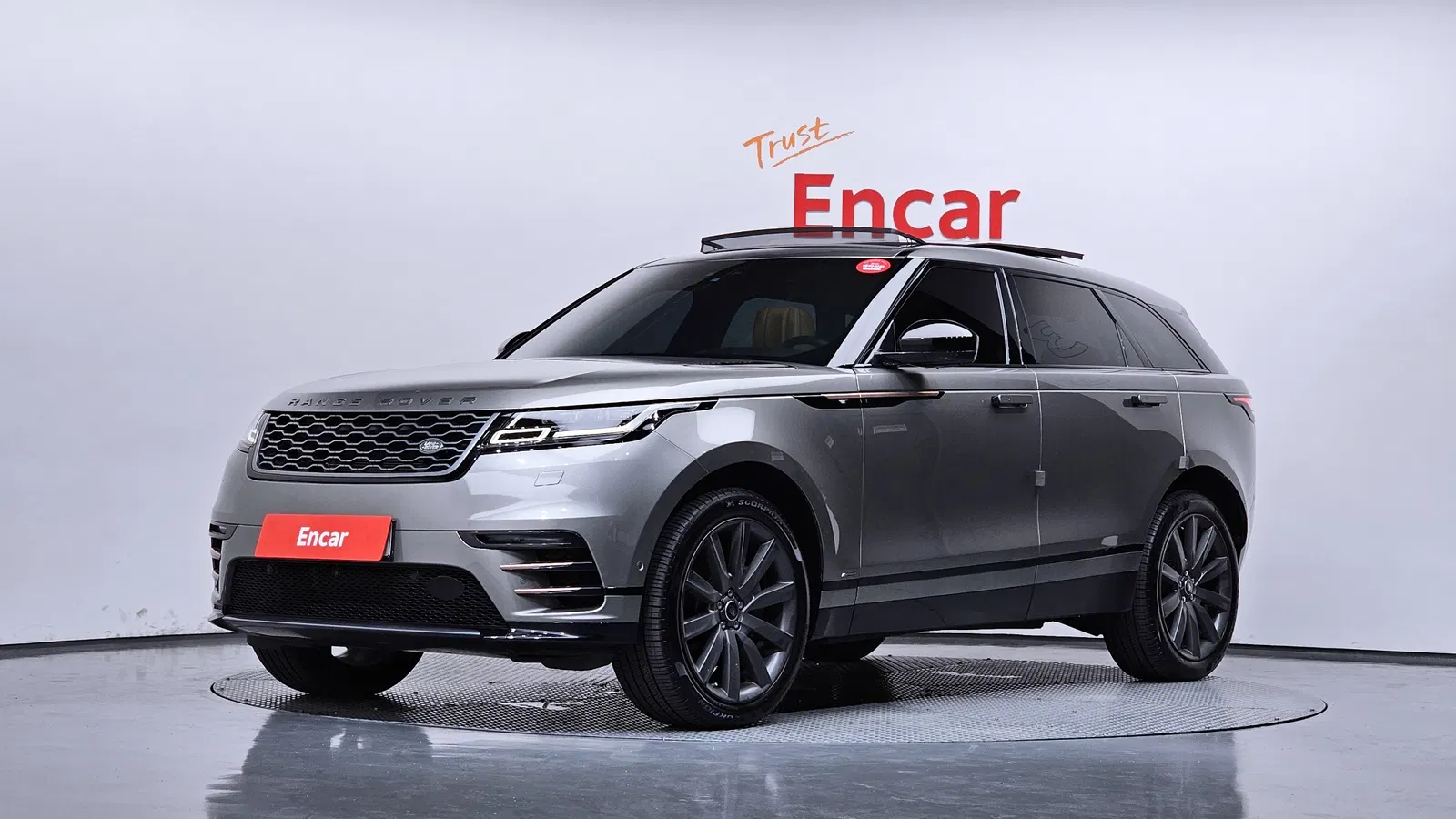 Land Rover Range Rover Velar 3.0 D300 R-Dynamic HSE 2018 — photo 1 sur 45