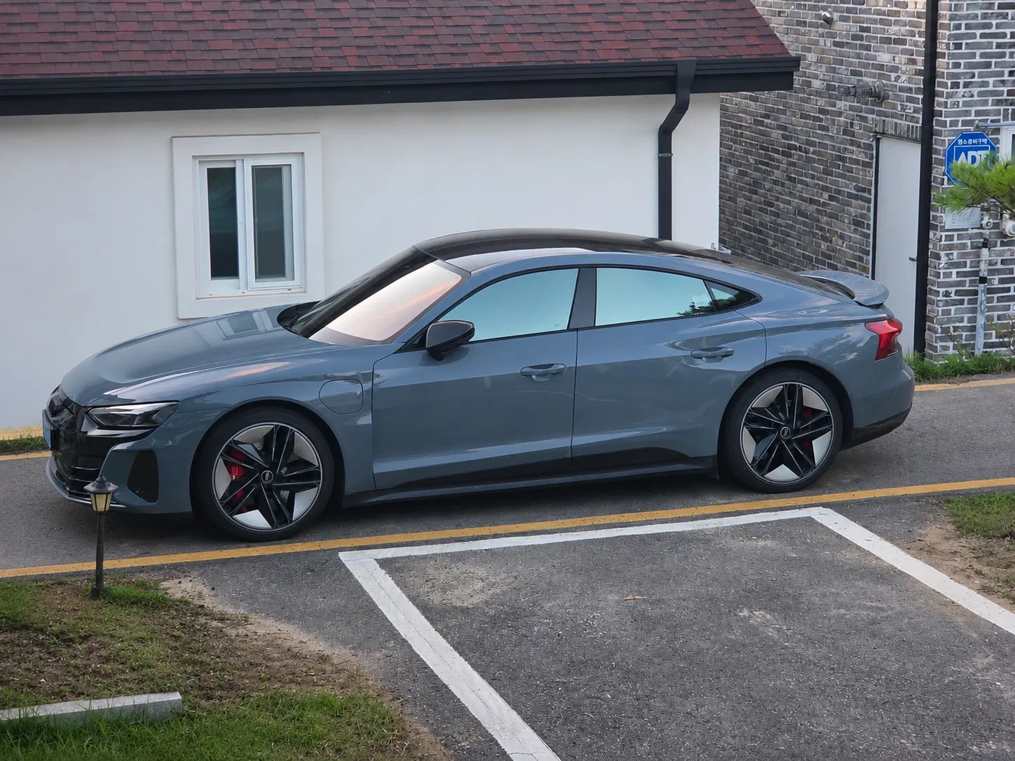 Audi RS e-tron GT GT RS 2024 — photo 1 sur 13