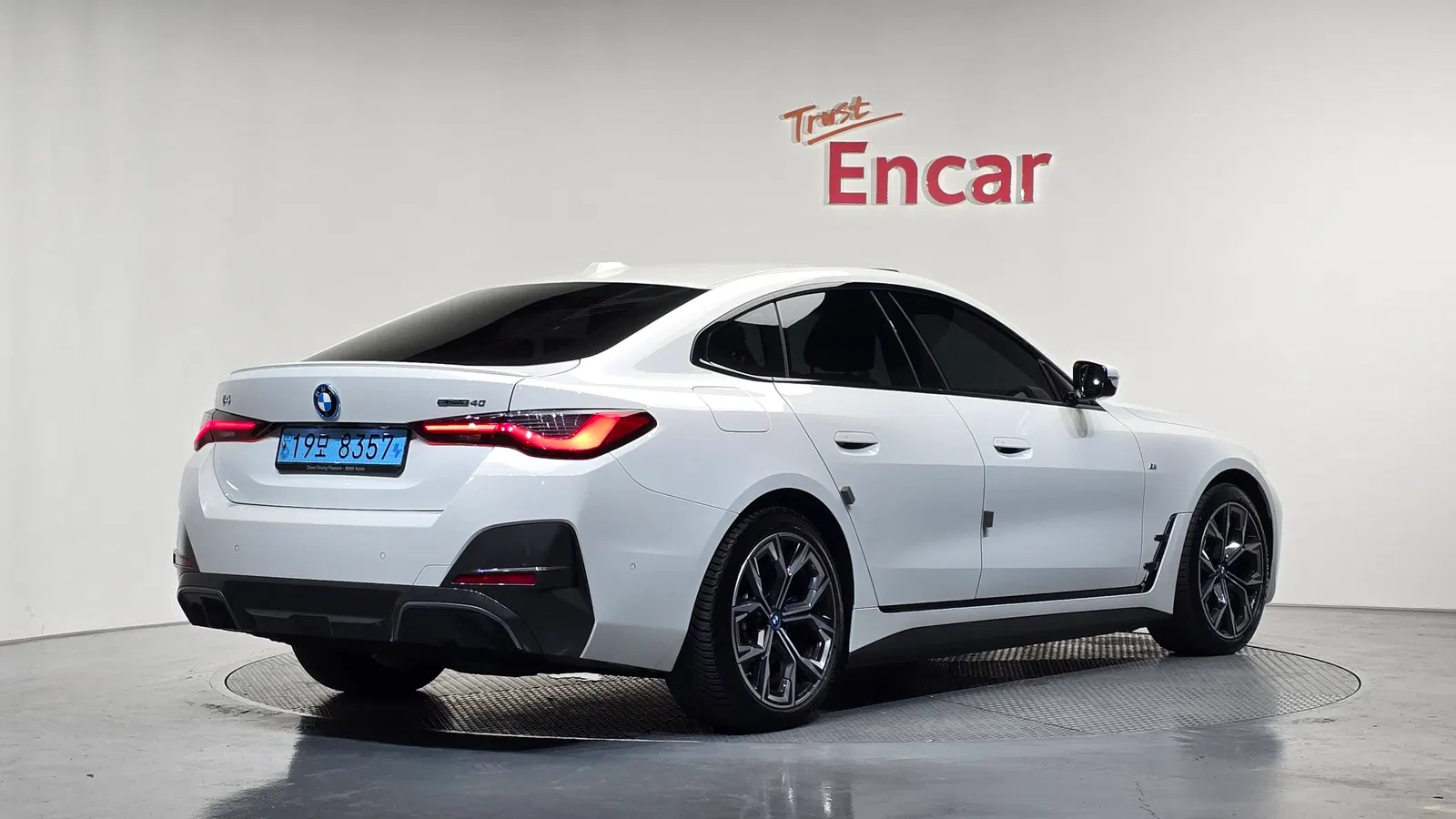 BMW i4 eDrive40 M Sport Pro 2023 — photo 1 sur 33