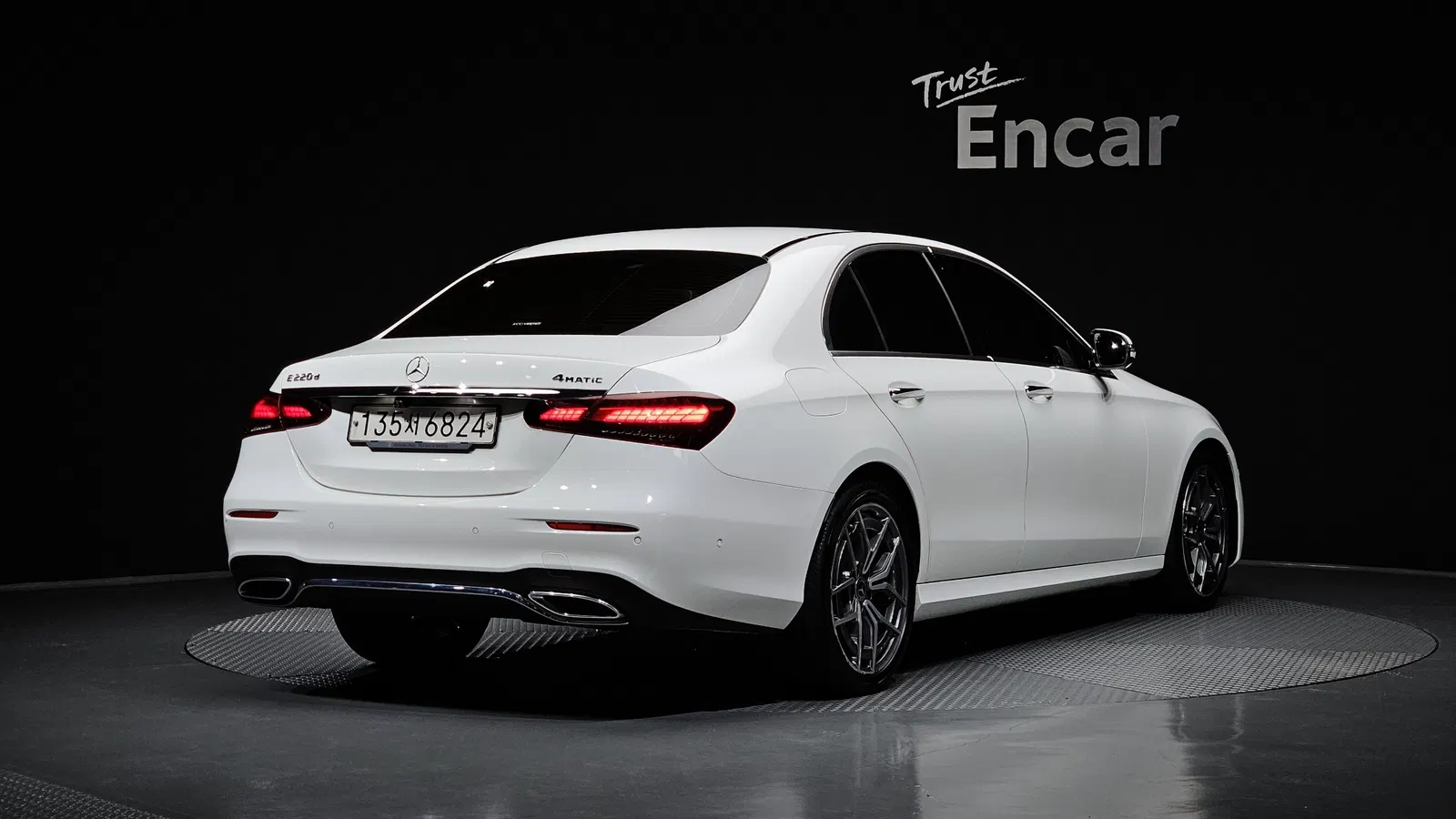 Mercedes-Benz Classe E AMG Line · E220d 4MATIC (W213) 2021 — photo 1 sur 32