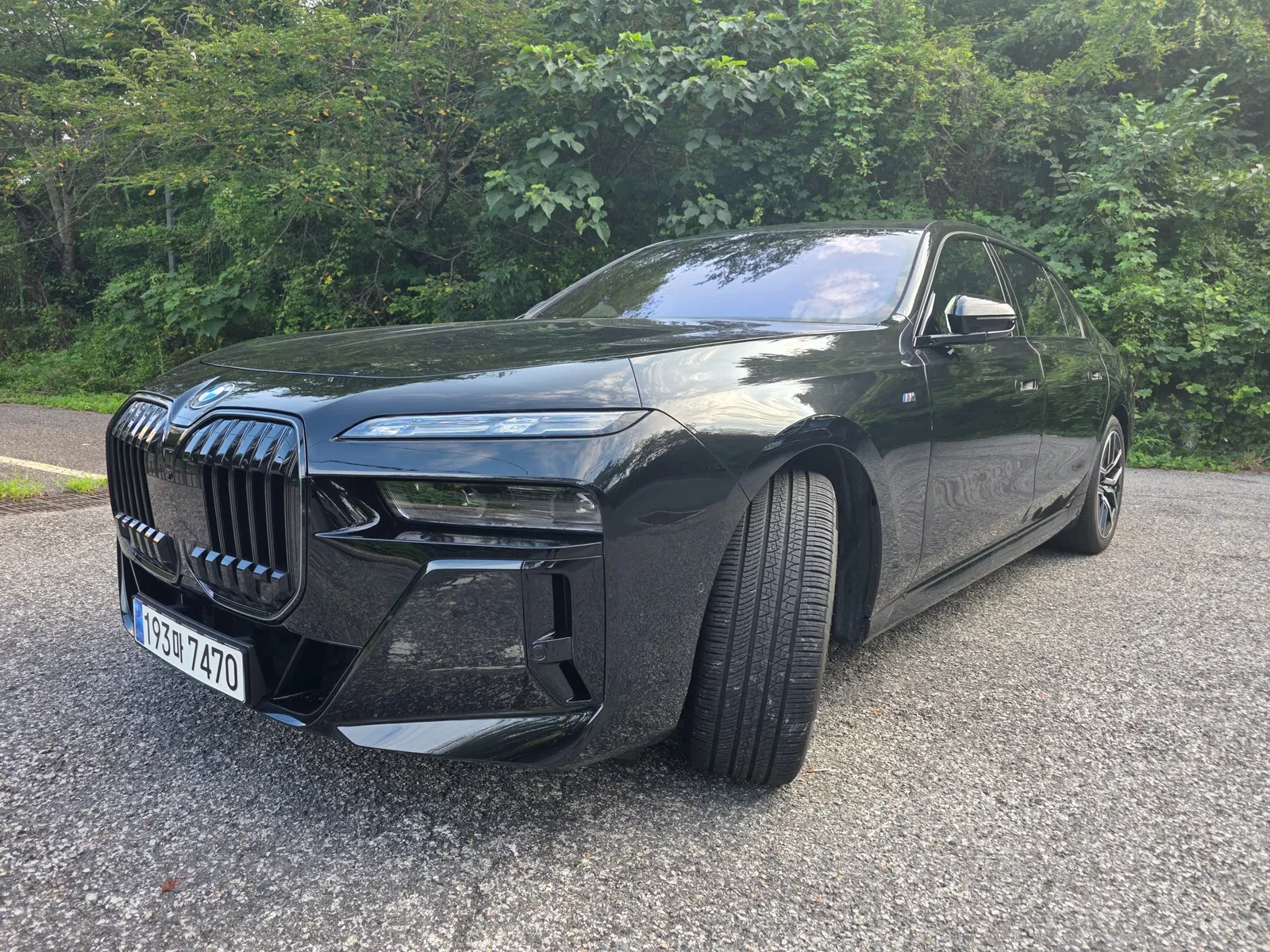 BMW Série 7 (G70) 740i xDrive M Sport 2024 — photo 1 sur 25