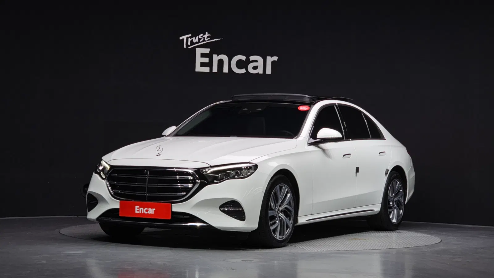 Mercedes-Benz Classe E E220d 4MATIC Exclusive (W214) 2025 — photo 1 sur 37