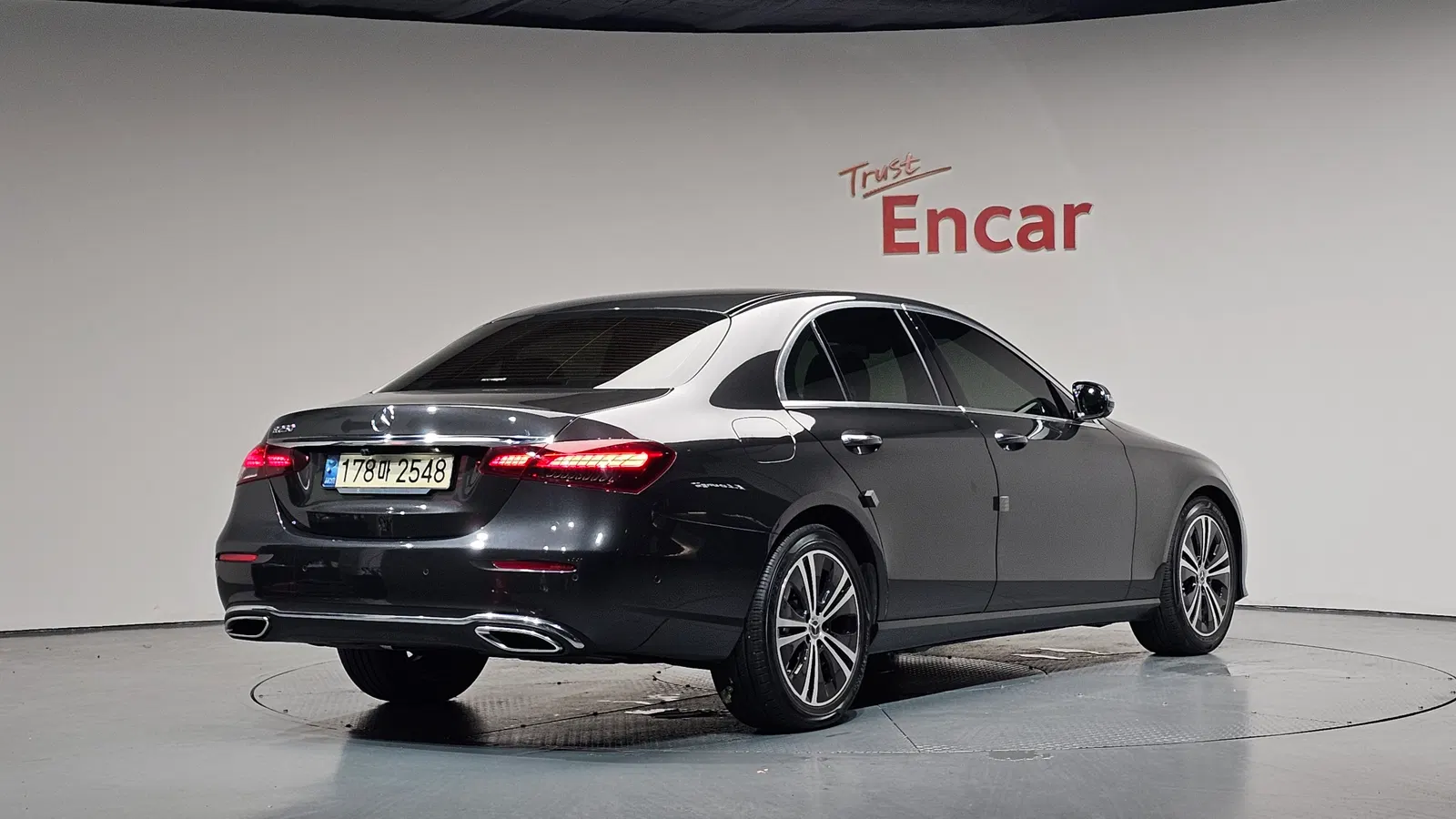 Mercedes-Benz Classe E E250 Avantgarde (W213) 2021 — photo 1 sur 35