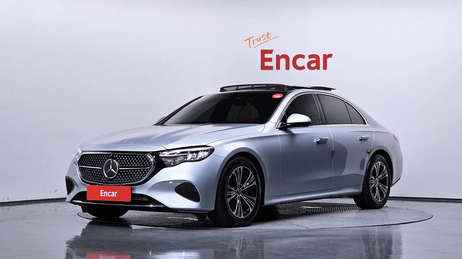 Mercedes-Benz Classe E E200 Avantgarde (W214) 2024 — photo 1 sur 41