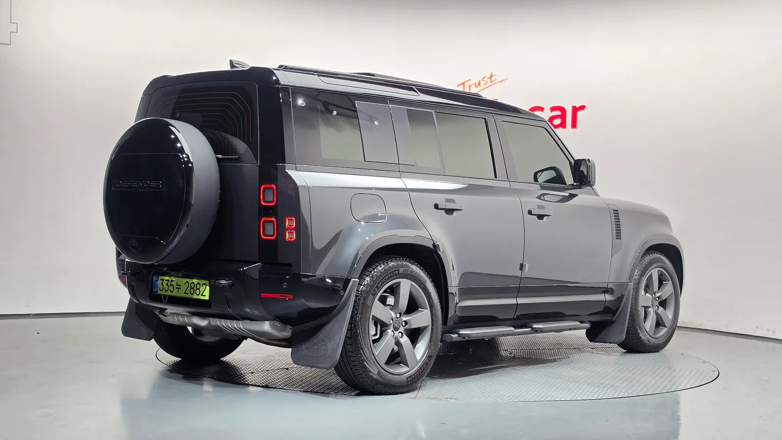 Land Rover Defender (L663) 110 D300 X-Dynamic HSE 2026 — photo 1 sur 34