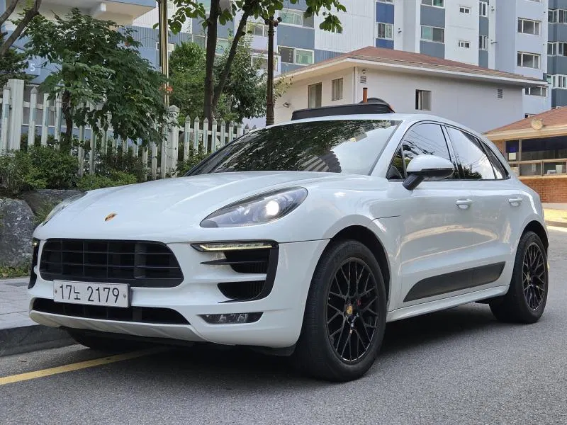 Porsche Macan 3.0 GTS 2017 — photo 1 sur 26