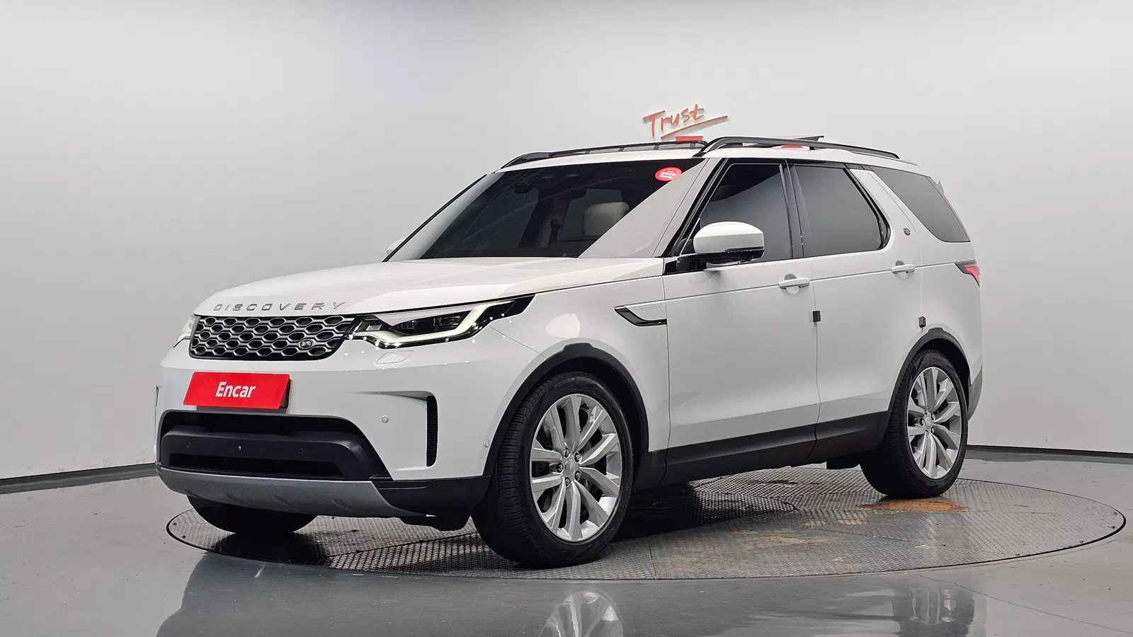 Land Rover Discovery 5 2.0 P300 SE 2023 — photo 1 sur 35