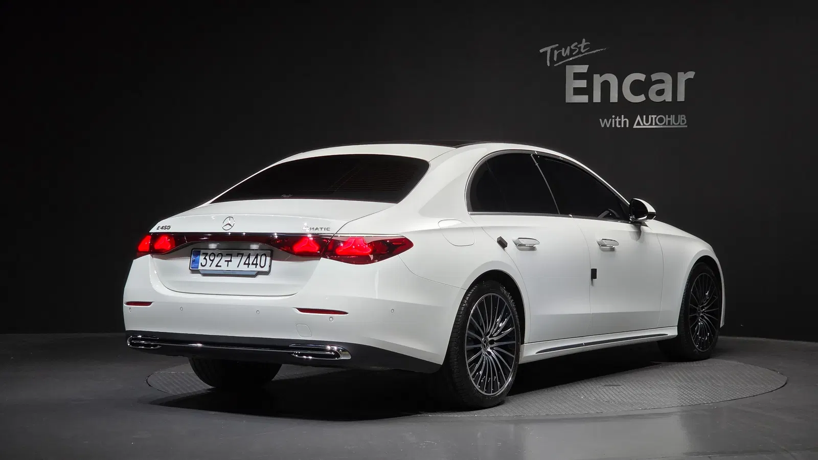 Mercedes-Benz Classe E E450 4MATIC Exclusive (W214) 2024 — photo 1 sur 35