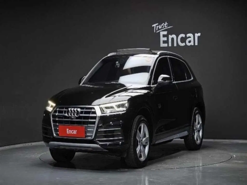 Audi Q5 (FY) 45 TFSI Quattro Premium 2020 — photo 1 sur 26