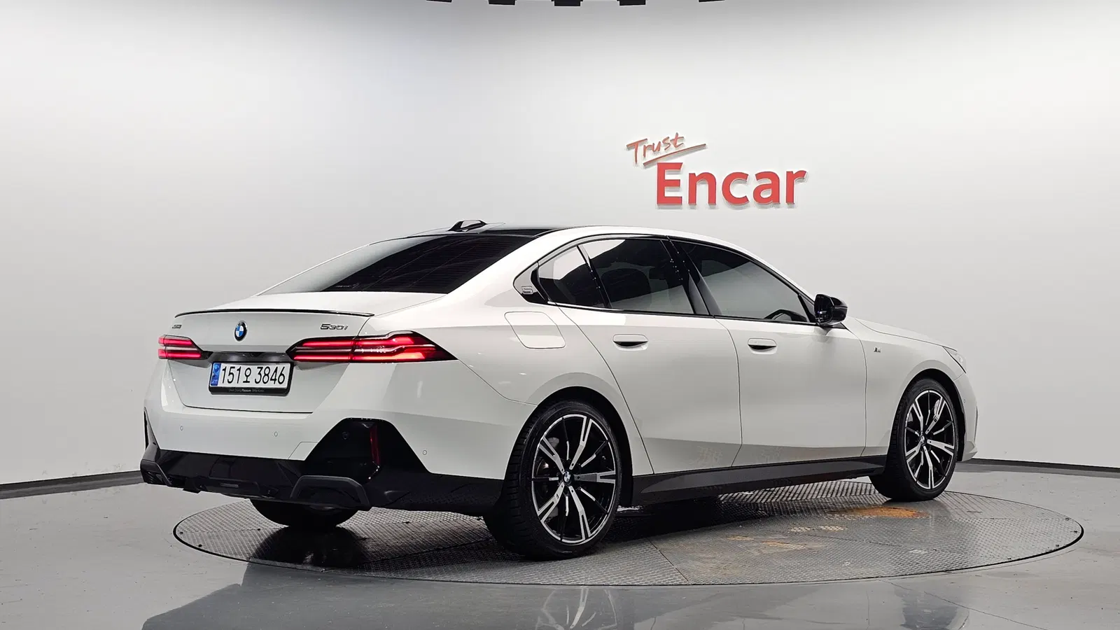 BMW Série 5 (G60) 530i xDrive M Sport 2024 — photo 1 sur 35