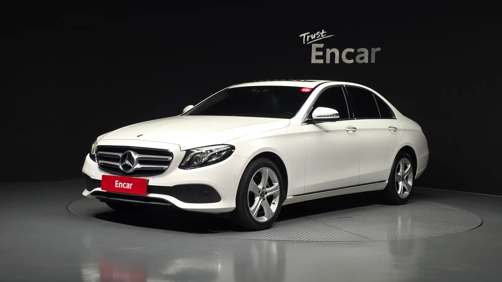 Mercedes-Benz Classe E E220d Avantgarde (W213) 2018 — photo 1 sur 20