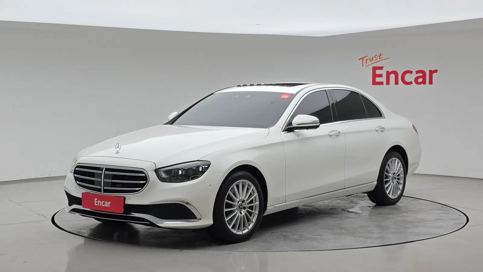 Mercedes-Benz Classe E E250 Exclusive (W213) 2023 — photo 1 sur 20