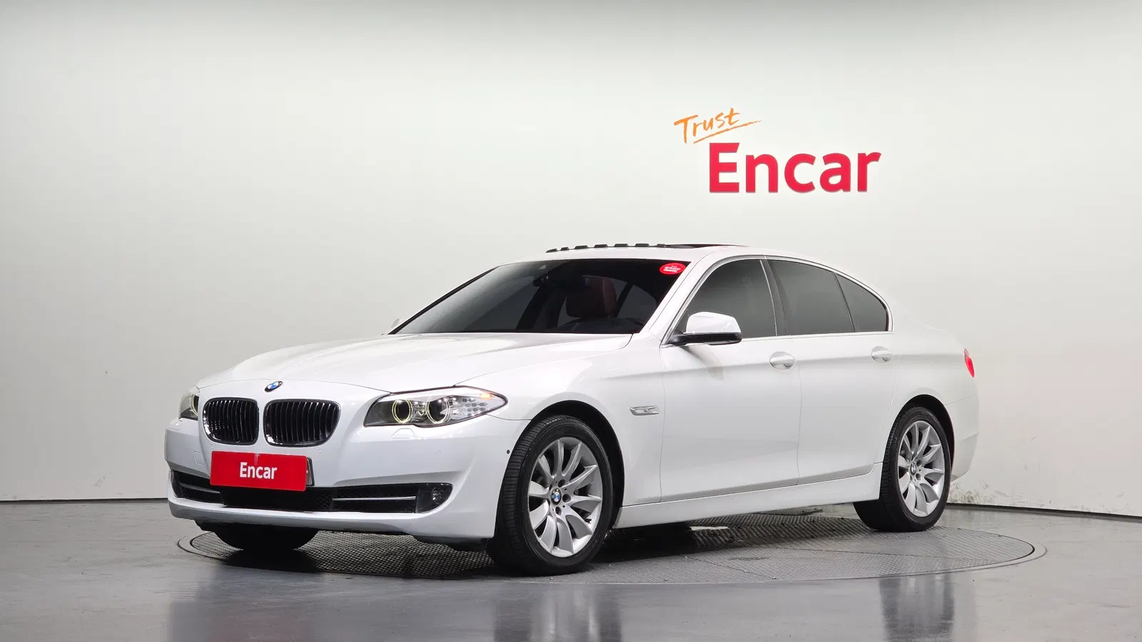 BMW Série 5 (F10) 528i xDrive 2013 — photo 1 sur 20