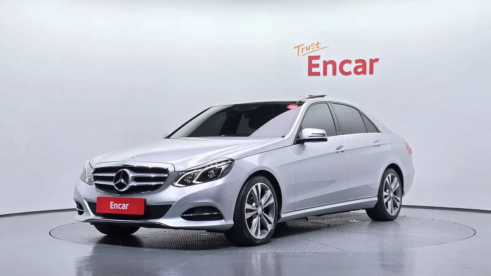 Mercedes-Benz Classe E E300 4MATIC Avantgarde (W212) 2014 — photo 1 sur 20