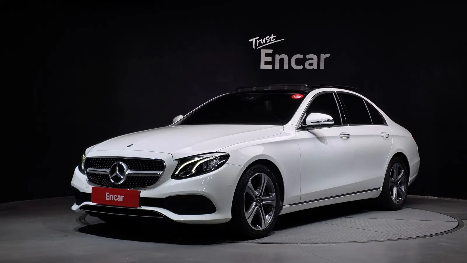 Mercedes-Benz Classe E E300 Avantgarde (W213) 2019 — photo 1 sur 30