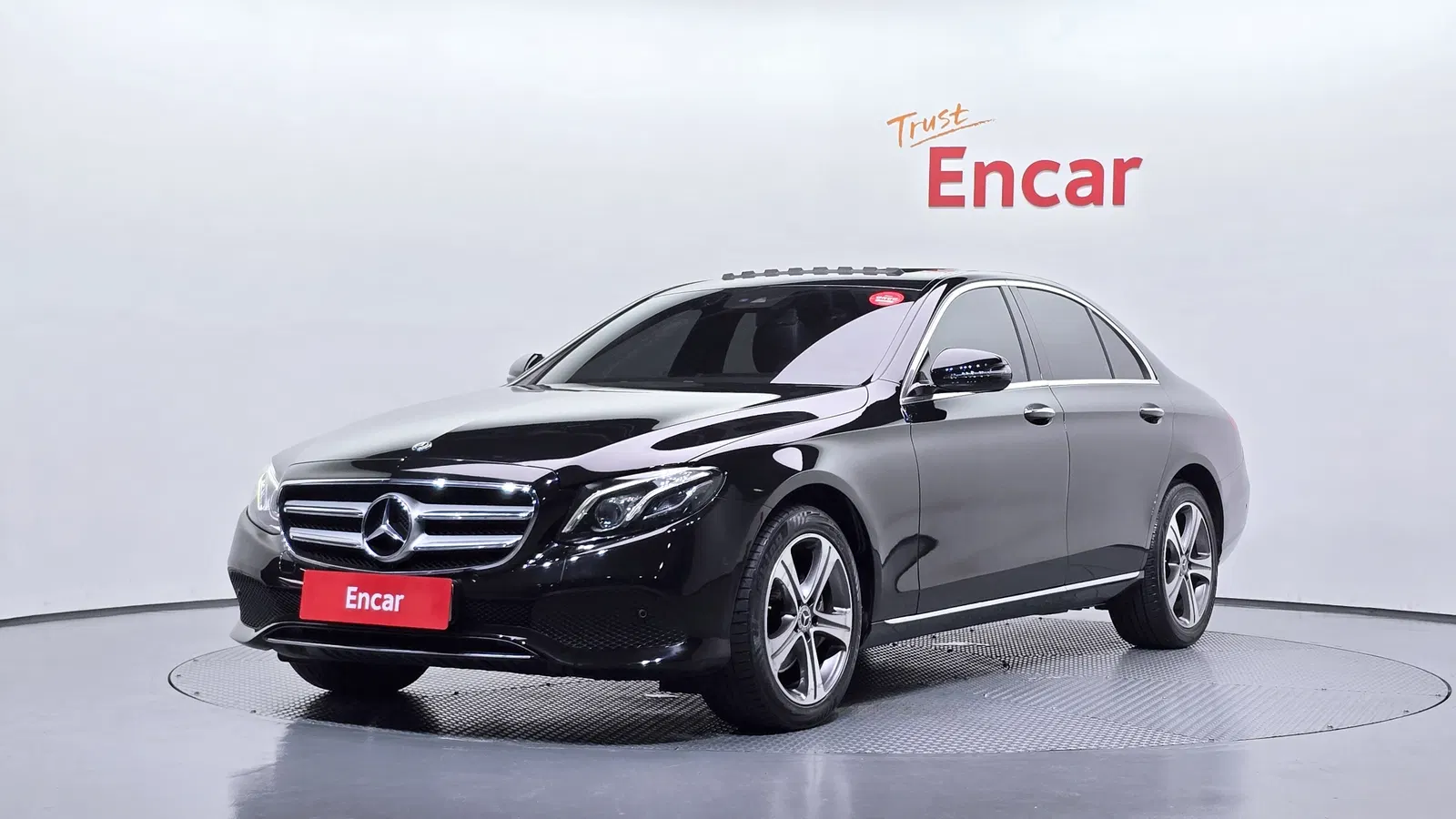 Mercedes-Benz Classe E E220d Avantgarde (W213) 2019 — photo 1 sur 34