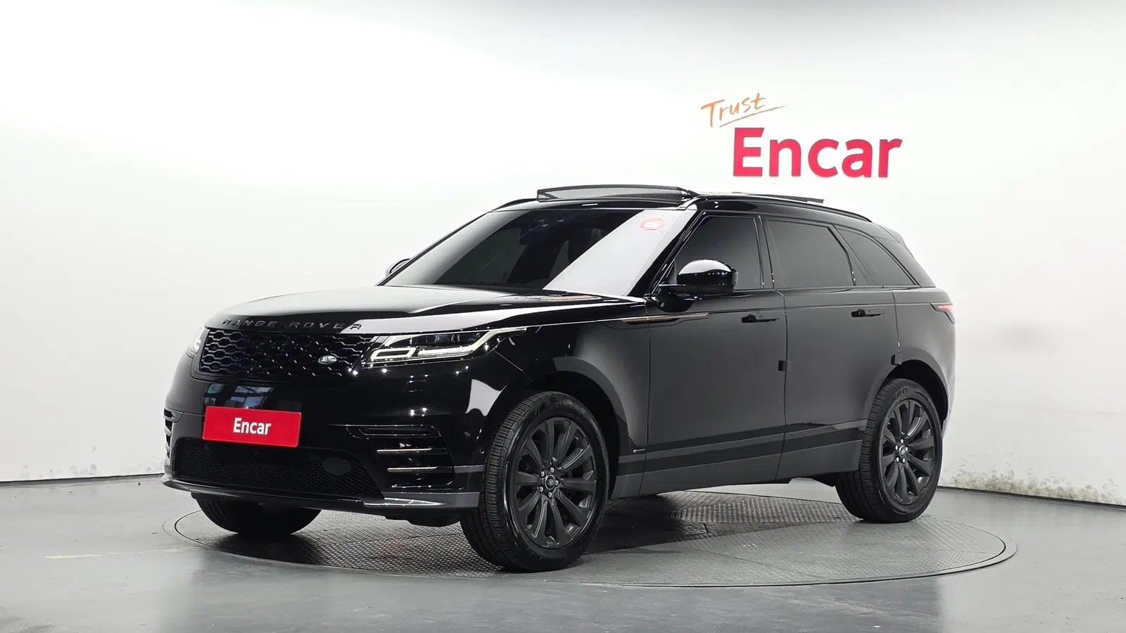 Land Rover Range Rover Velar 2.0 D240 R-Dynamic SE 2019 — photo 1 sur 38