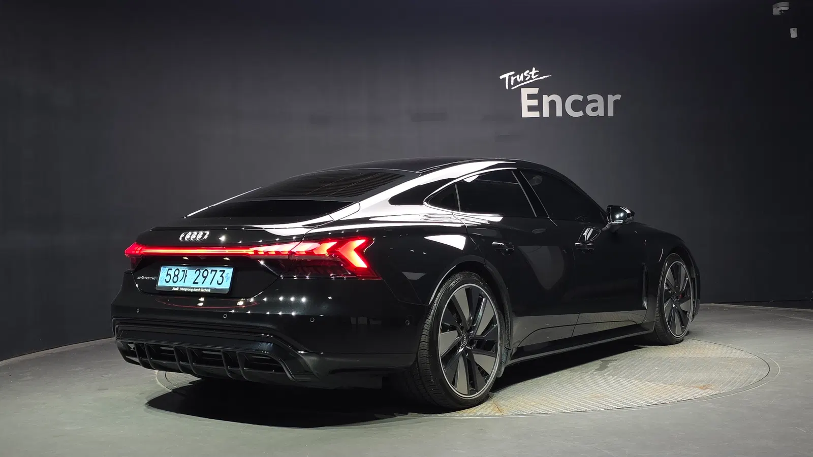 Audi e-tron GT GT Quattro 2022 — photo 1 sur 37