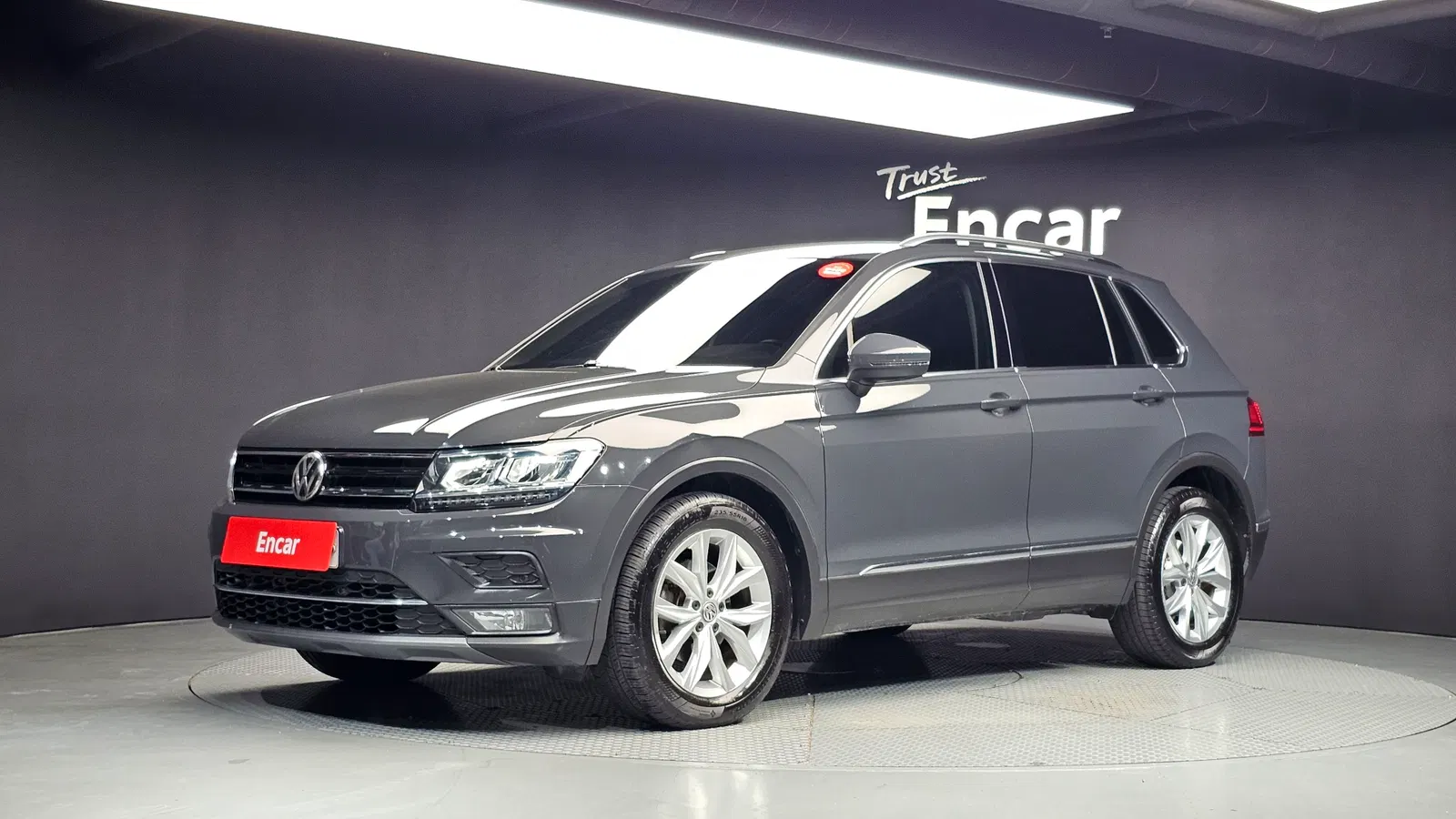 Volkswagen Tiguan 2e génération 2.0 TDI Premium 2018 — photo 1 sur 40