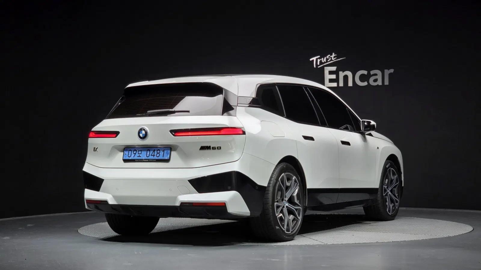 BMW iX xDrive M60 2024 — photo 1 sur 44