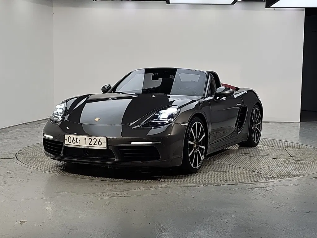 Porsche 718 Boxster S 2.5 2018 — photo 1 sur 26