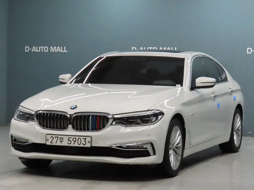 BMW Série 5 (G30) 520d xDrive Luxury Plus 2018 — photo 1 sur 26