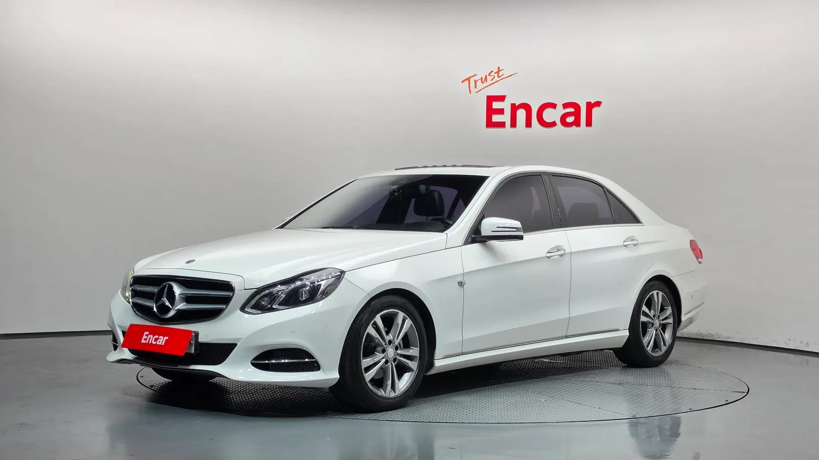 Mercedes-Benz Classe E E220 CDI Avantgarde (W212) 2014 — photo 1 sur 20
