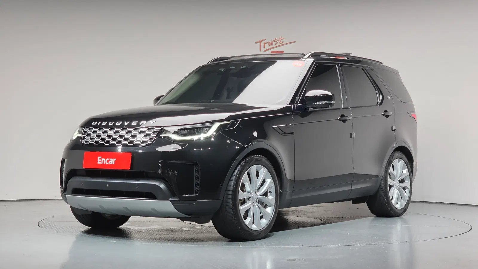 Land Rover Discovery 5 2.0 P300 SE 2023 — photo 1 sur 33