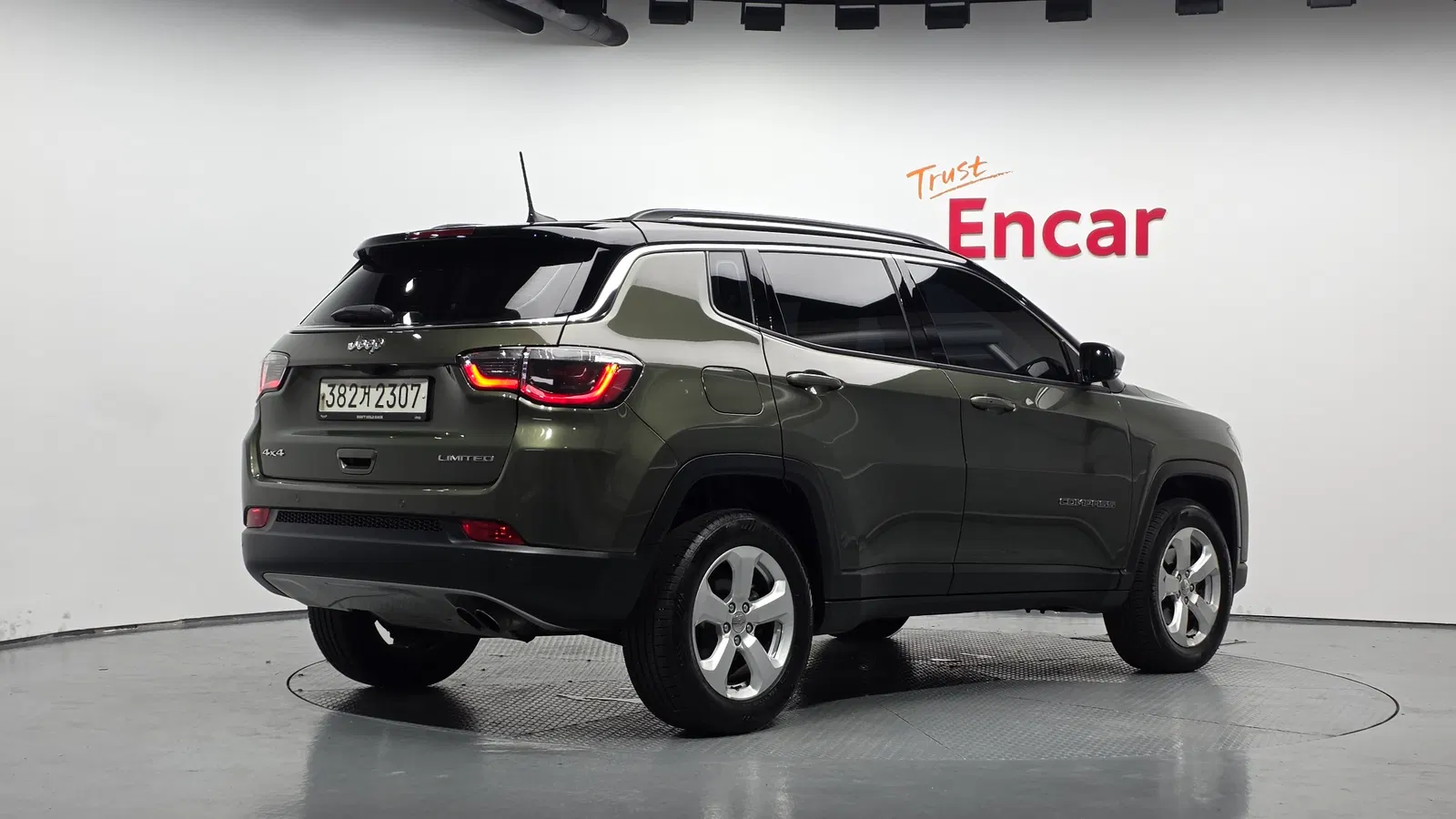 Jeep Compass 2e génération 2.4 Limited AWD 2019 — photo 1 sur 33