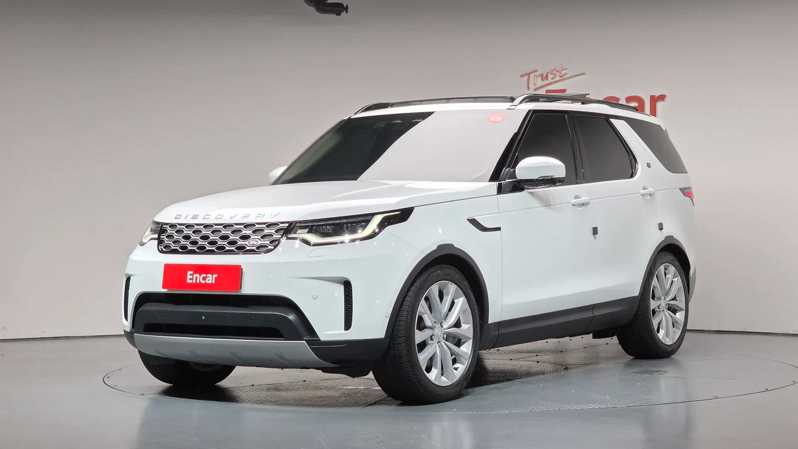 Land Rover Discovery 5 2.0 P300 SE 2023 — photo 1 sur 35
