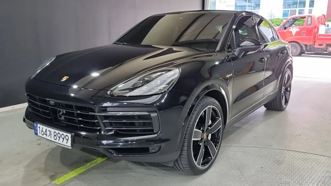 Porsche Cayenne (PO536) 3.0 E-Hybride Coupé 2021 — photo 1 sur 22
