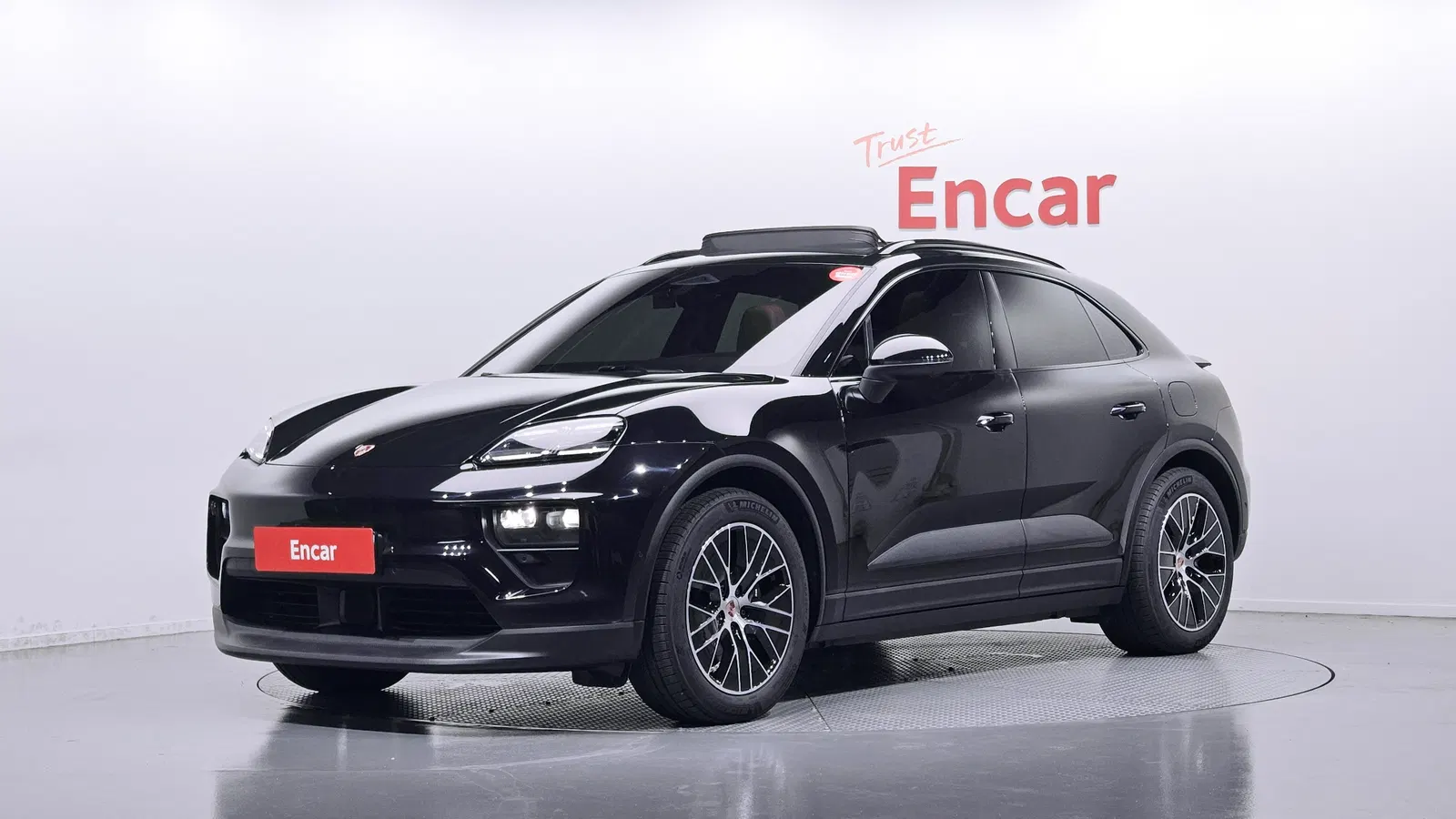 Porsche Macan EV Base 4 2025 — photo 1 sur 26