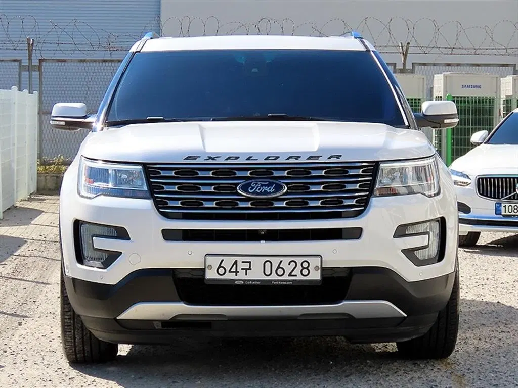 Ford Explorer 2.3 Limited 4WD 2016 — photo 1 sur 26