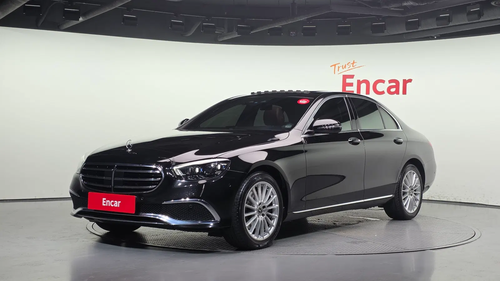 Mercedes-Benz Classe E E250 Exclusive (W213) 2021 — photo 1 sur 34