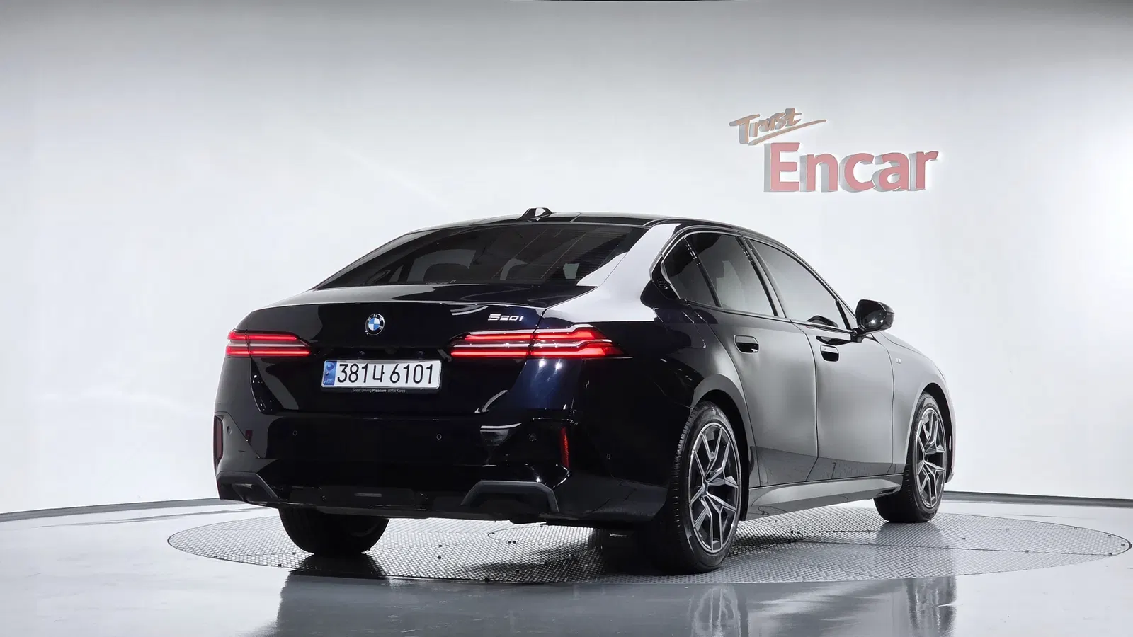 BMW Série 5 (G60) 520i M Sport 2024 — photo 1 sur 39