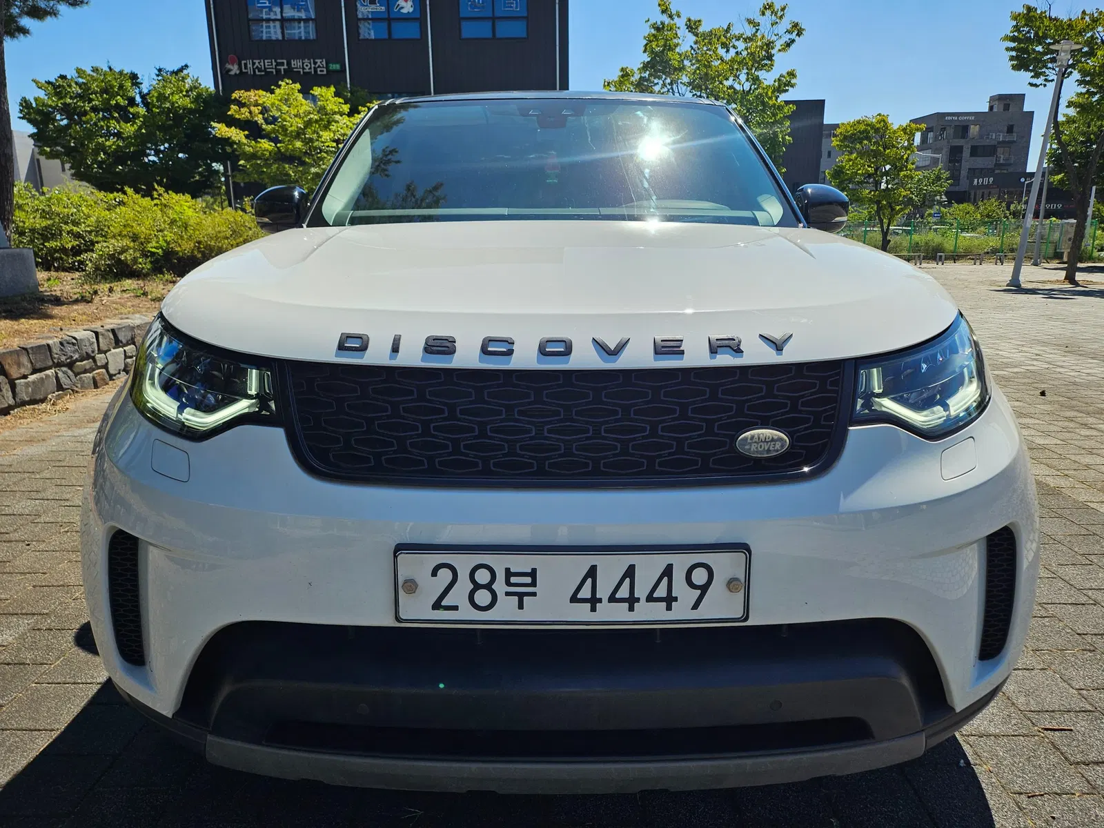 Land Rover Discovery 5 2.0 SD4 SE 2018 — photo 1 sur 26