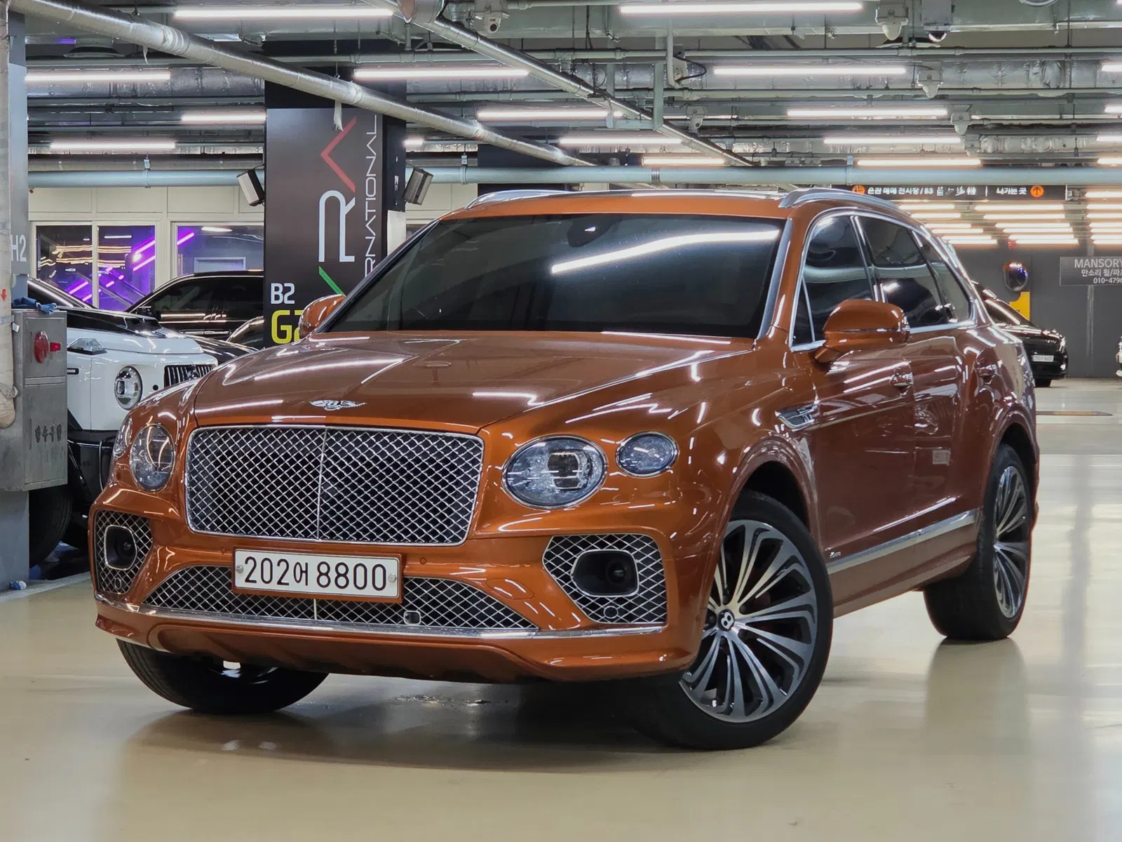 Bentley Bentayga 4.0 V8 Azure 2023 — photo 1 sur 26