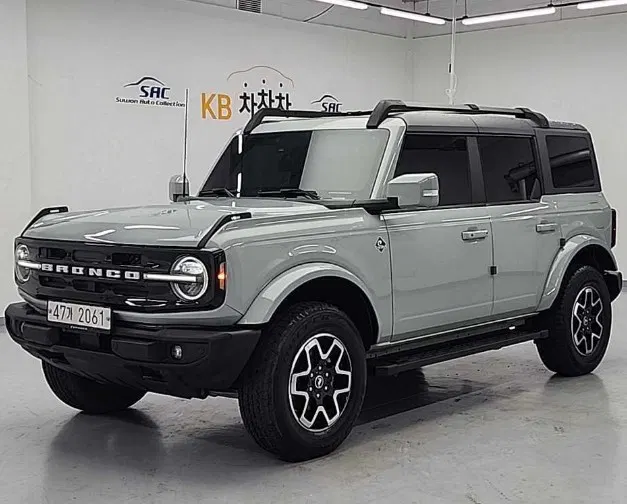 Ford Bronco 6e génération 2.7 Outer Banks 2023 — photo 1 sur 25