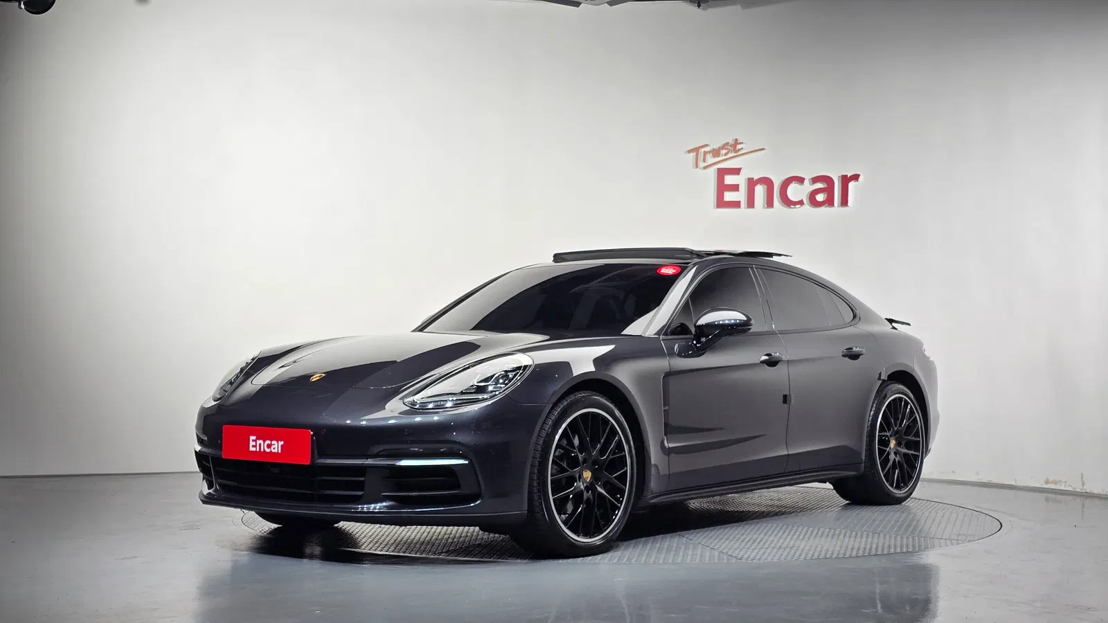 Porsche Panamera (971) 3.0 AWD 2018 — photo 1 sur 39