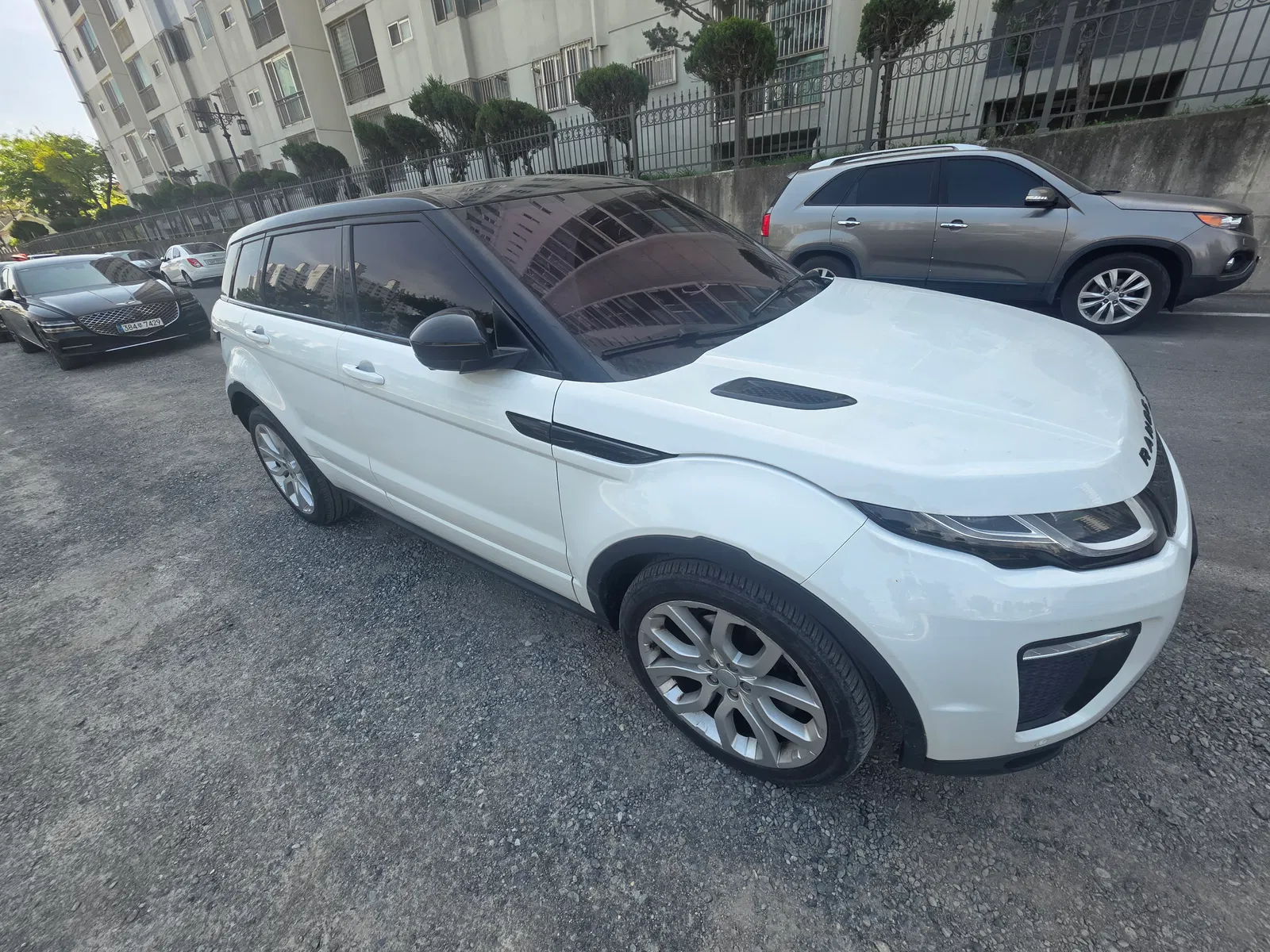 Land Rover Range Rover Evoque 2.0 TD4 HSE Dynamic 2017 — photo 1 sur 9