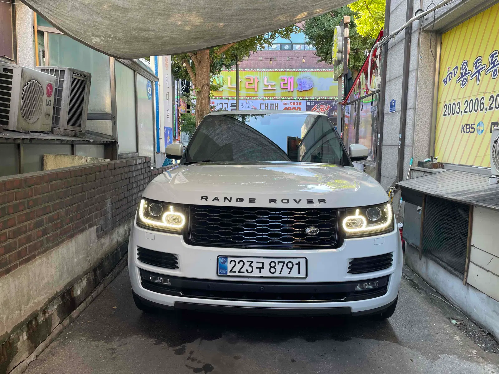Land Rover Range Rover 4e génération 4.4 SDV8 Vogue SE Diesel 2016 — photo 1 sur 24