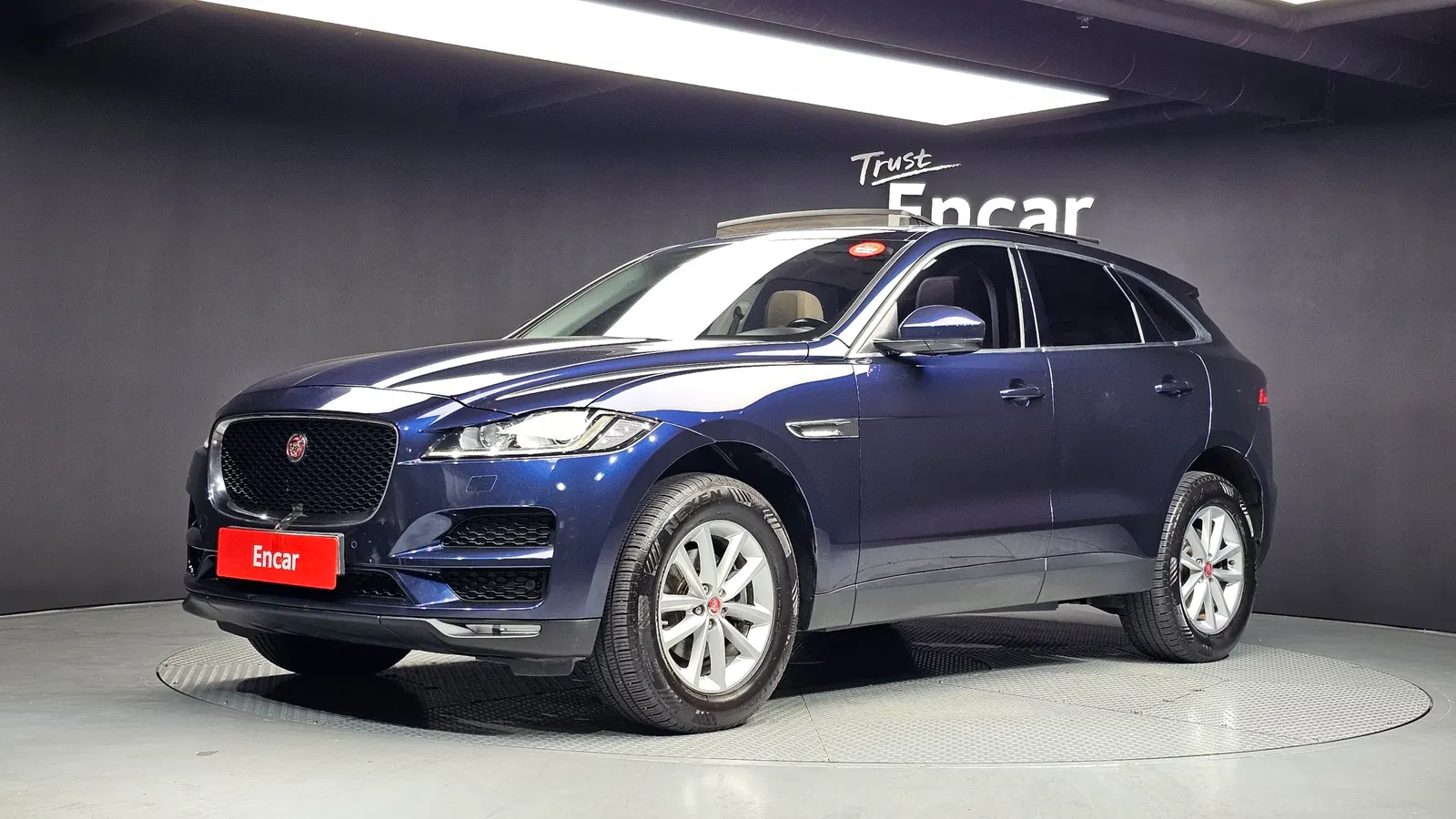 Jaguar F-PACE 20d Portfolio 2018 — photo 1 sur 20