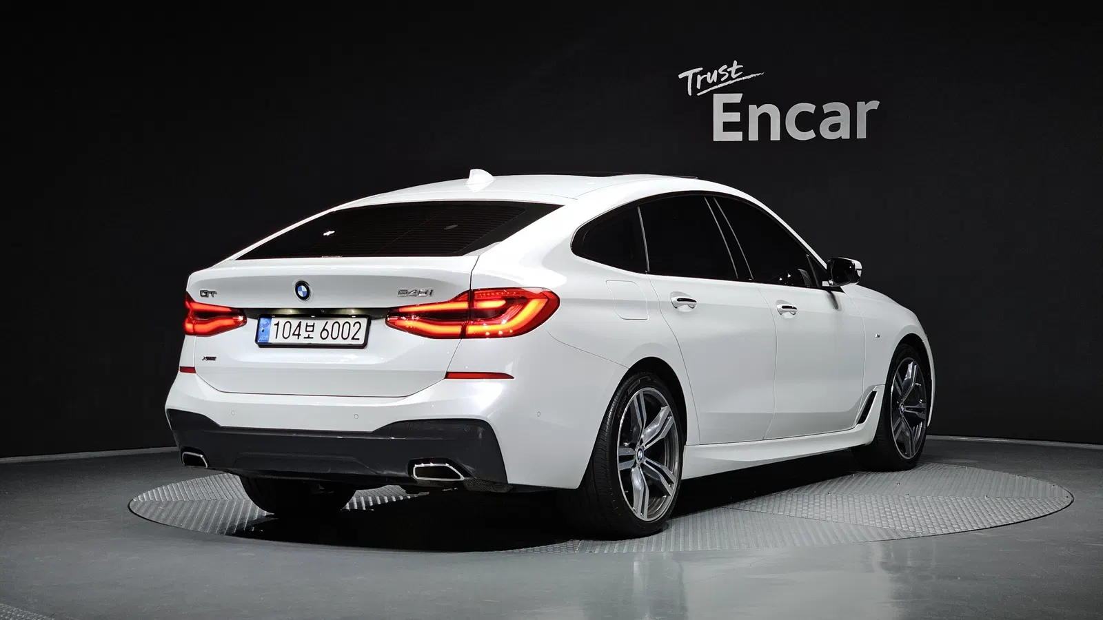 BMW Série 6 GT (G32) 640i xDrive M Sport 2018 — photo 1 sur 34
