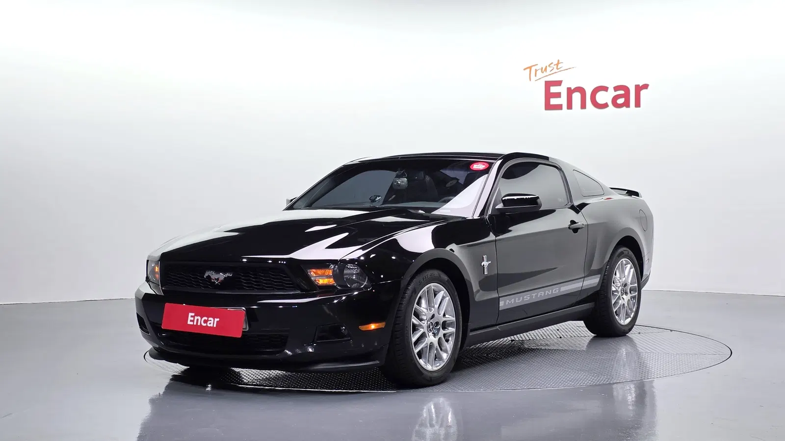 Ford Mustang Coupé 2012 — photo 1 sur 20