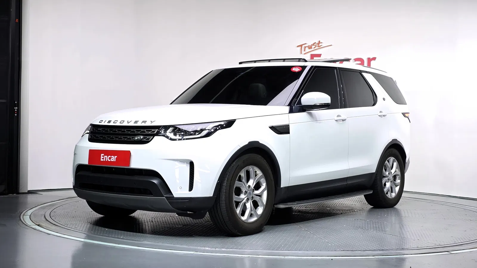 Land Rover Discovery 5 2.0 SD4 SE 2019 — photo 1 sur 20
